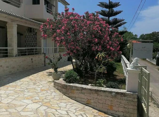 Makis Apartments
